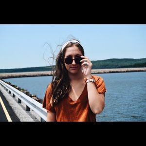 Meet your Posher, Meagan